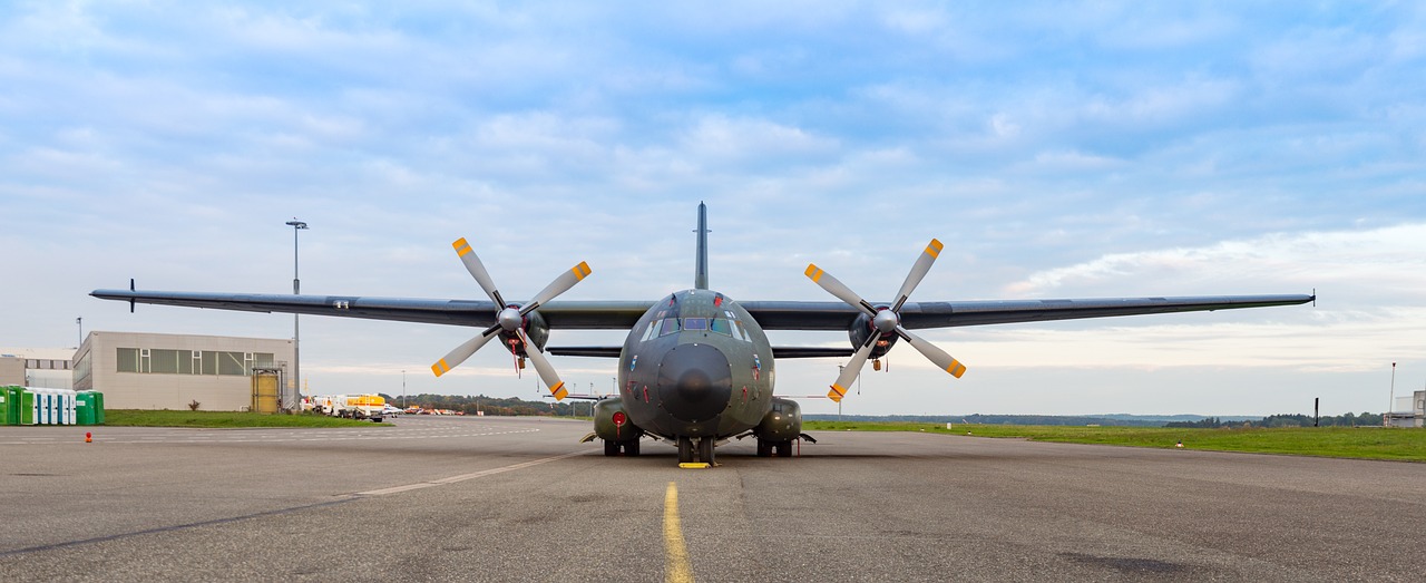 Avión militar de transporte Lockheed C-130 Hercules