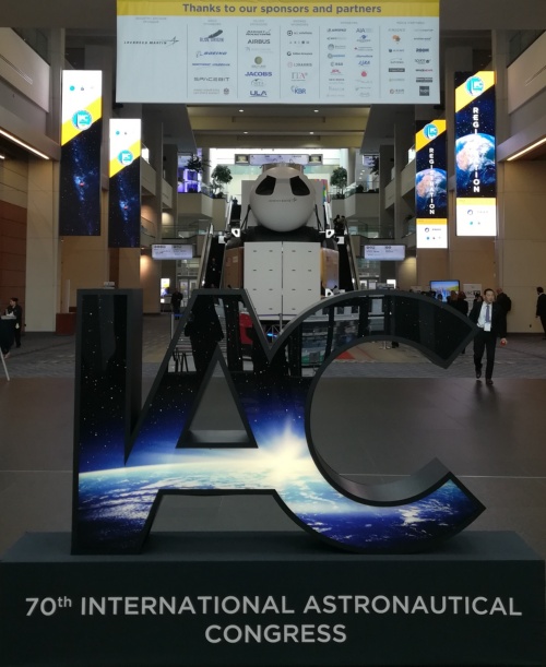 Entrada al International Astronautical Congress (IAC) en la capital de EEUU
