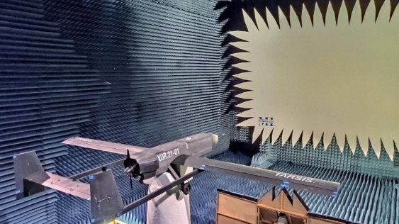 Medida de firma radar en campo compacto (AERTEC)