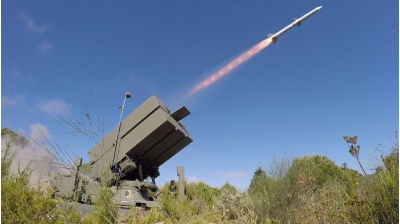 lanzamiento de una unidad de misil AIM-120 AMRAAM